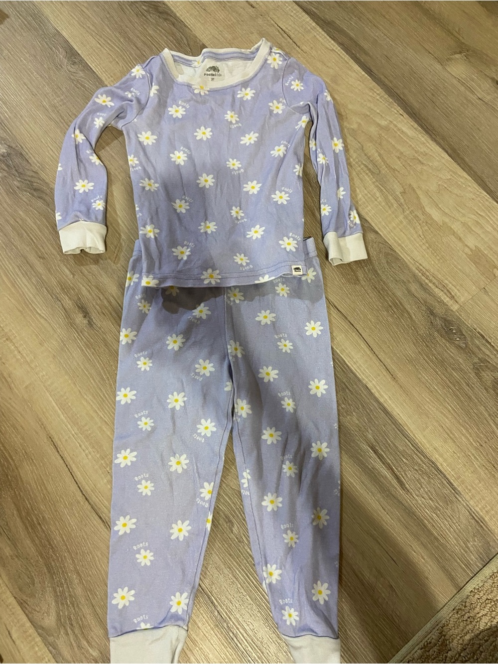 Roots Lavender Daisy Pajama Set - White & Yellow Flower Print
